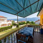 1 Bedroom Awesome In Appartement *