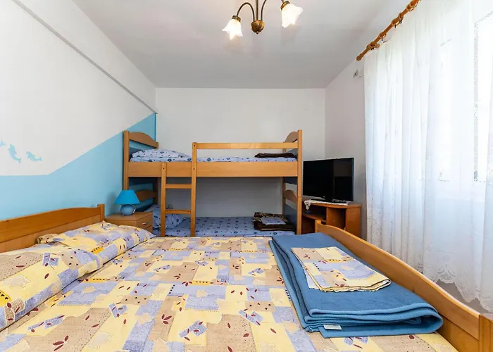 Cozy In With Wifi Apartment Razanac