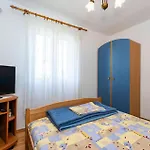 Apartment 1 Bedroom Awesome In *