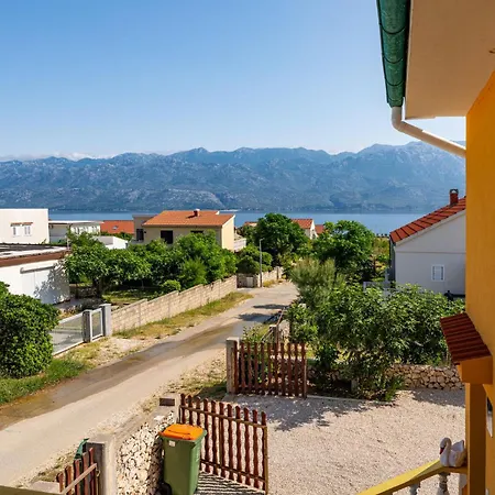Appartement 1 Bedroom Awesome In *