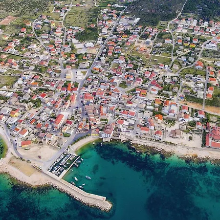 Appartamento Cozy In With Wifi Ražanac